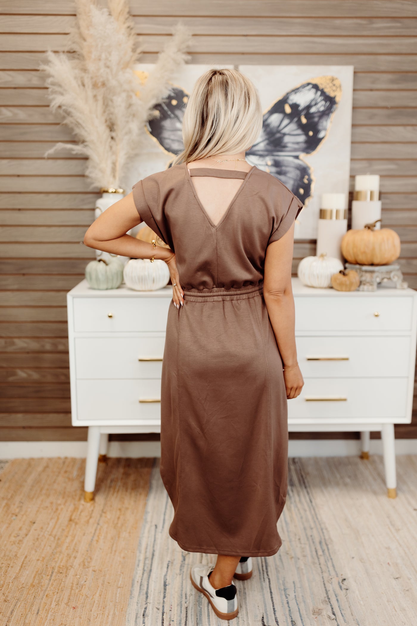 Brown Short Sleeve V-Neck Comfy Midi Dress