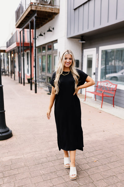 Black Ribbed Round Neck Midi Dress