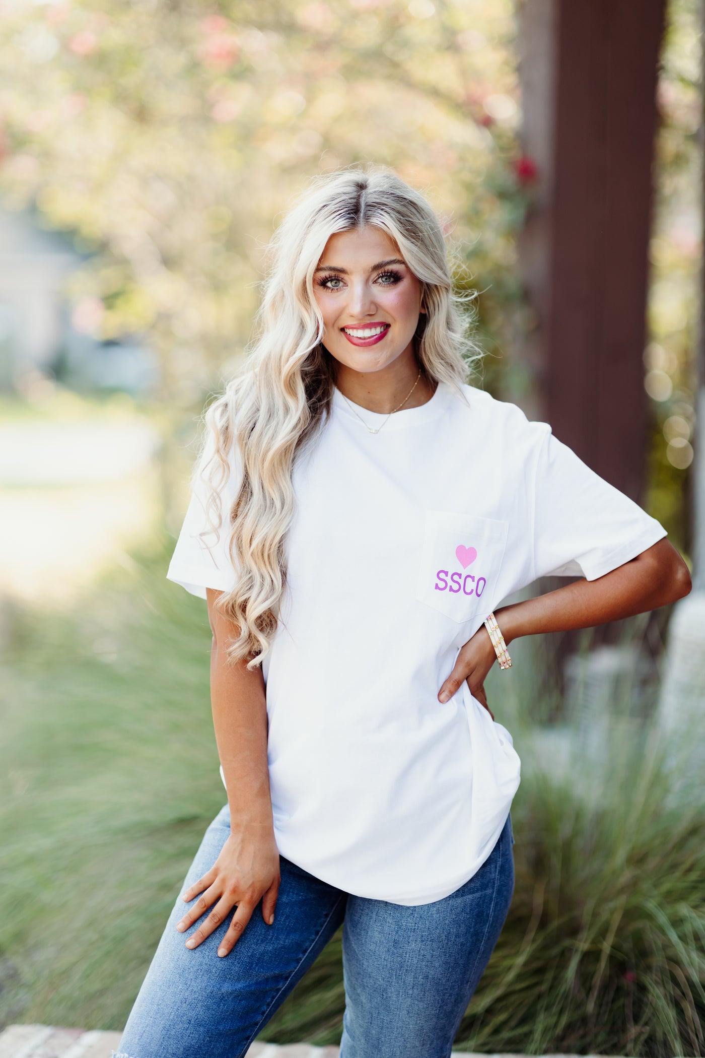 Southern Shirt Queen of Hearts Graphic Tee in Bright White