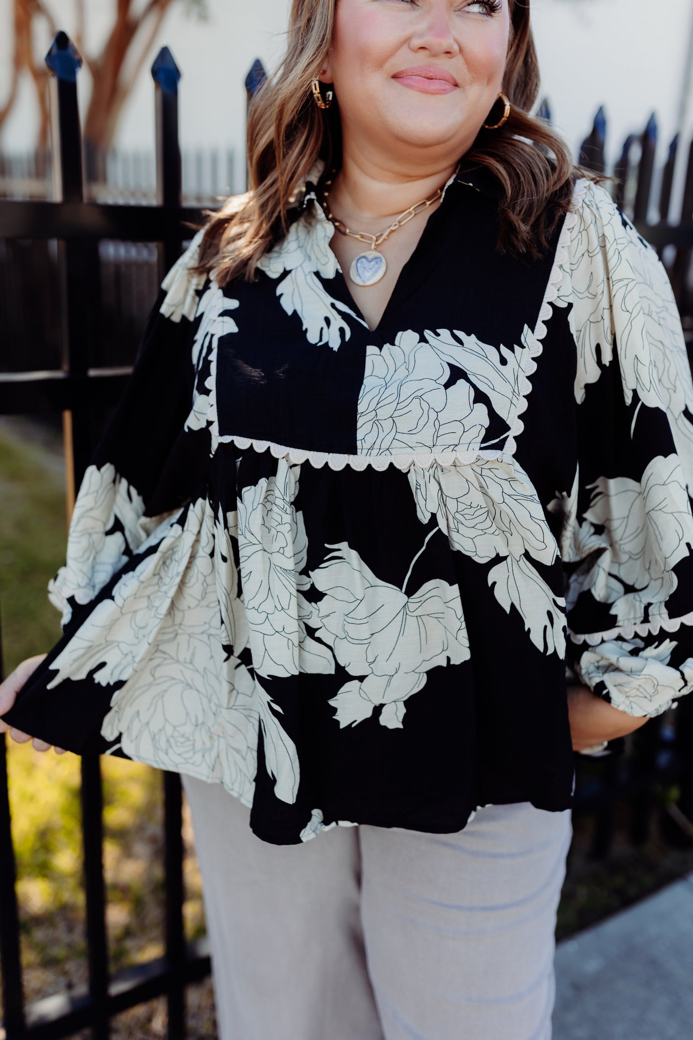 Black Floral Collared Scallop Trim Top