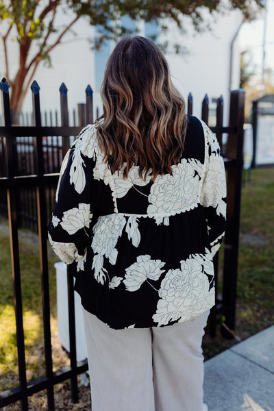 Black Floral Collared Scallop Trim Top