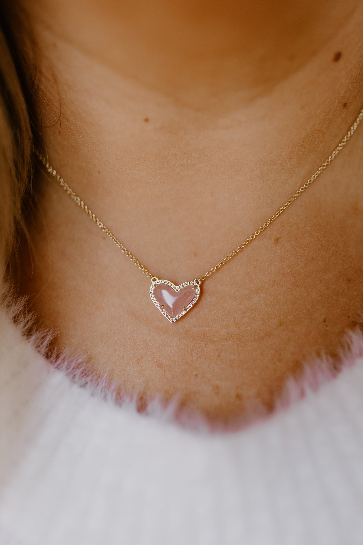 Kendra Scott Ari Heart Gold Pendant Necklace in Rose Quartz
