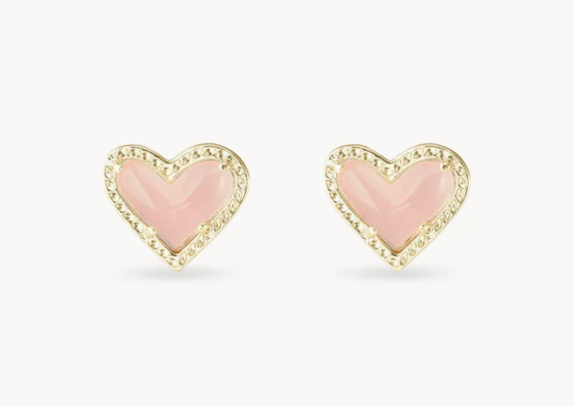Kendra Scott Ari Heart Gold Stud Earrings in Rose Quartz