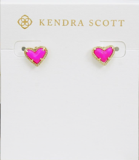 Kendra Scott Gold Ari Heart Stud Earrings in Magenta