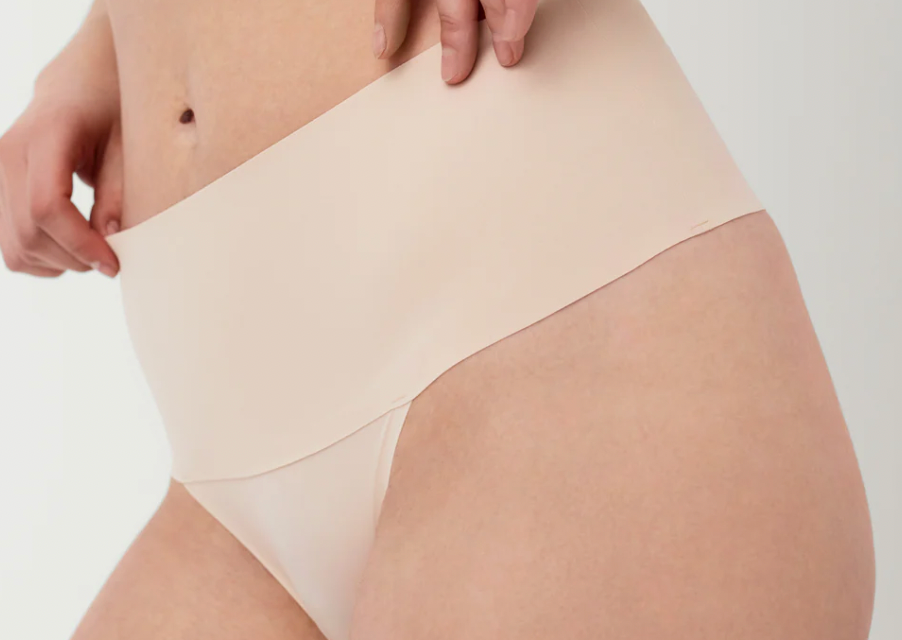 SPANX Undie-tectable Smoothing Thong- Soft Nude