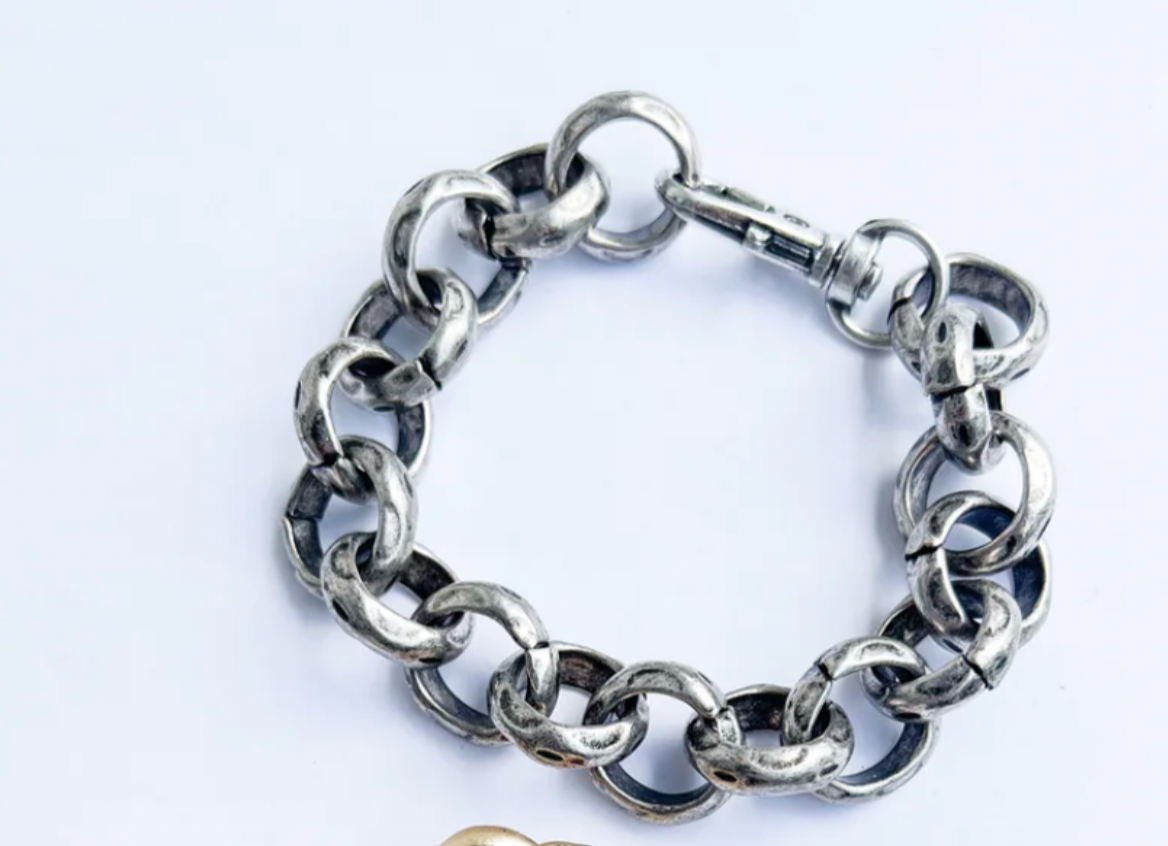 Virtue Jumbo Hammered Rolo Bracelet in Silver