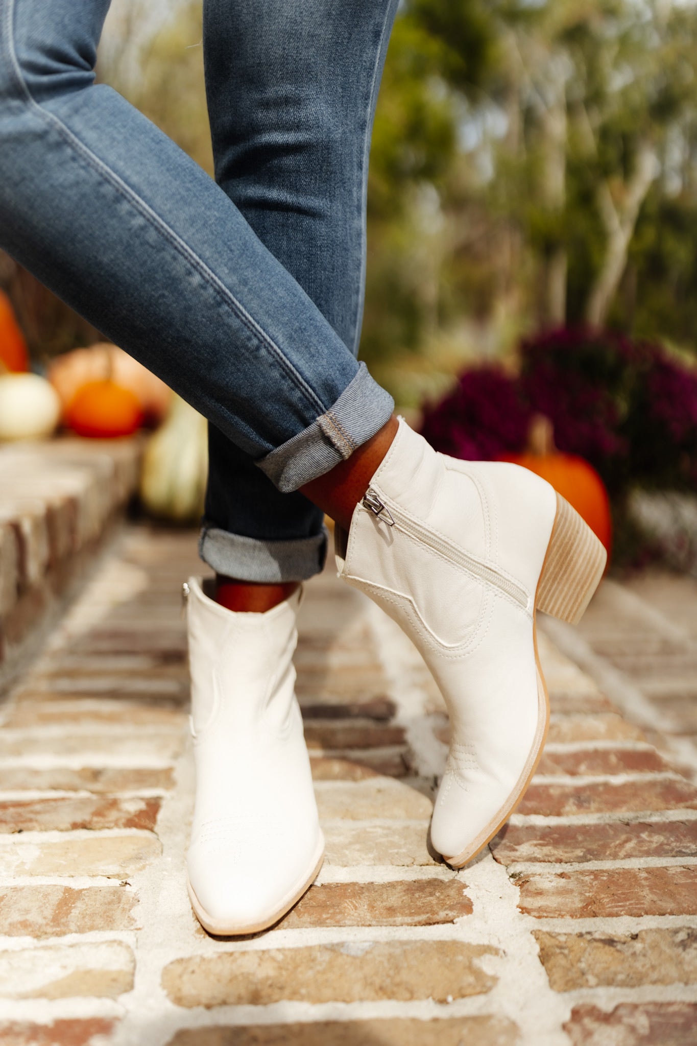 Dolce Vita Silma Booties Ivory Nubuck