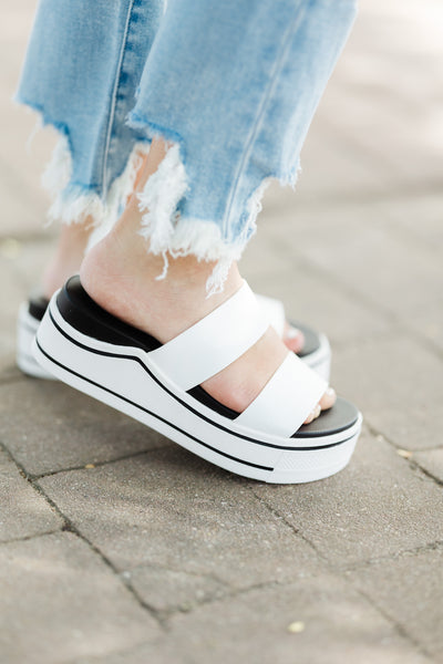 Ozzie Platform Sandal - Black n White