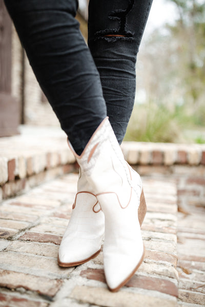 Dolce Vita Loral Booties in Leather Ivory